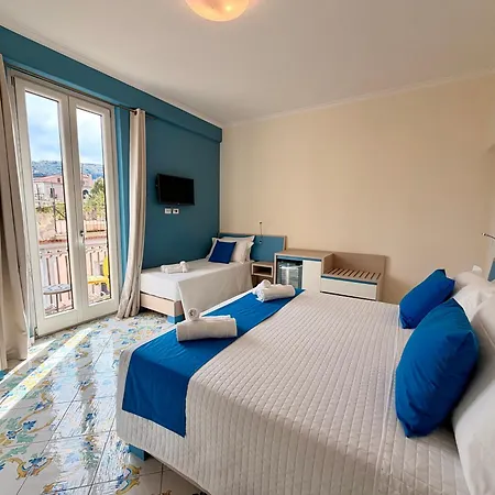 Relais Santa Lucia Oda ve Kahvaltı 3*