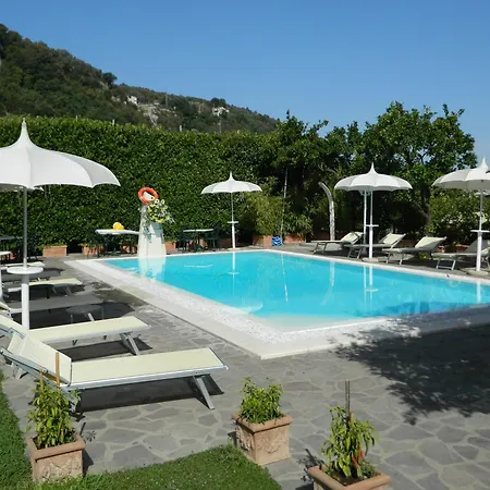 Relais Santa Lucia سورينتو
