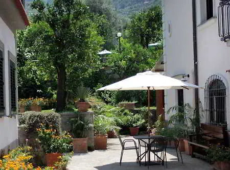 فندق مبيت وإفطار Relais Santa Lucia 3*